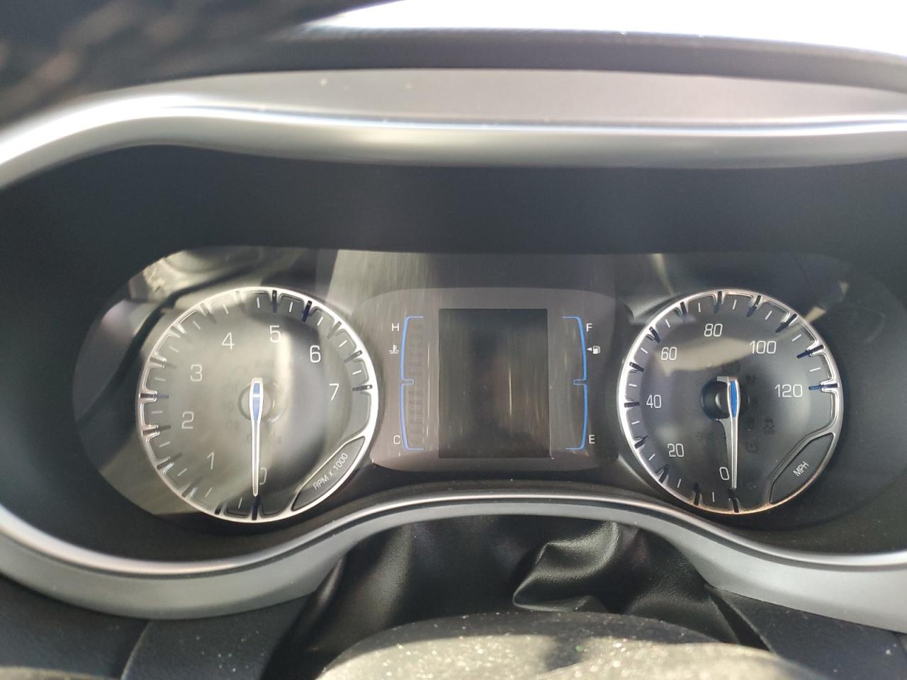 Chrysler Pacifica Touring Plus Image 2