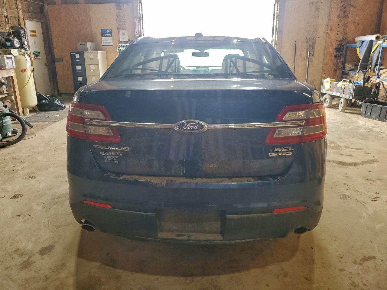 Ford Taurus Sel Image 11