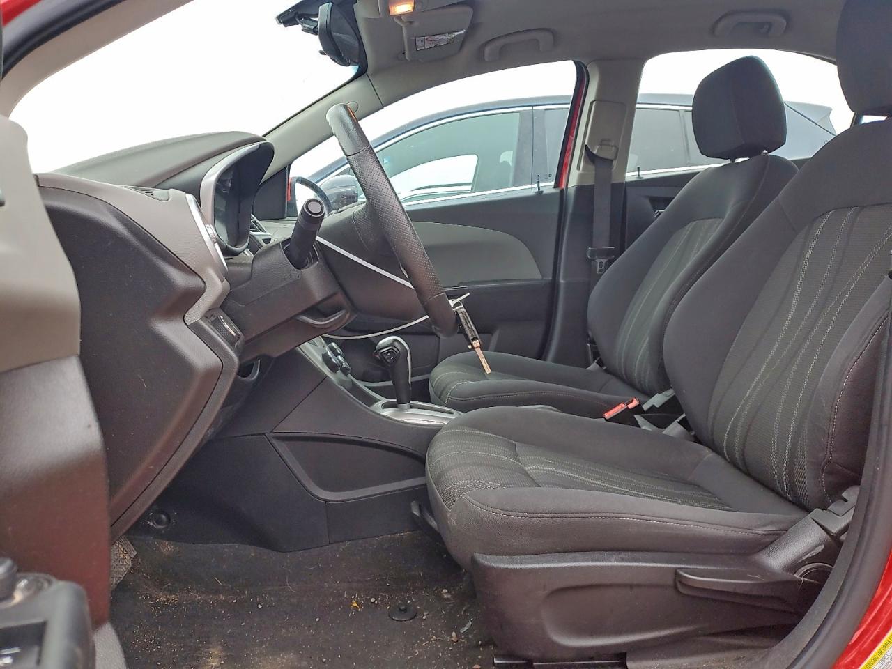 Chevrolet Sonic Lt Image 8