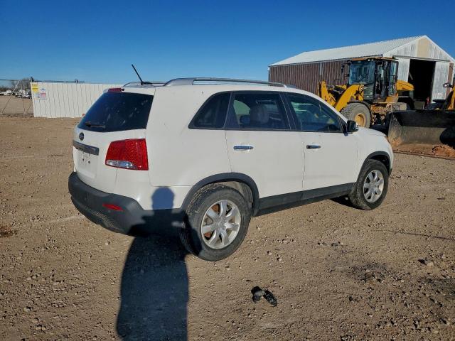 Kia Sorento Base Image 8