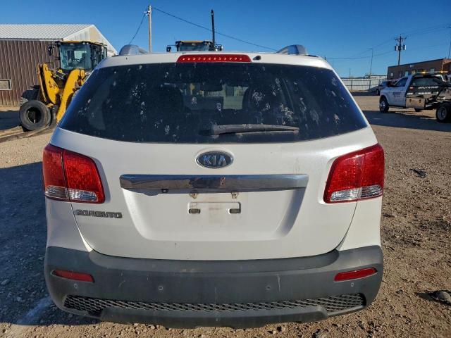 Kia Sorento Base Image 3