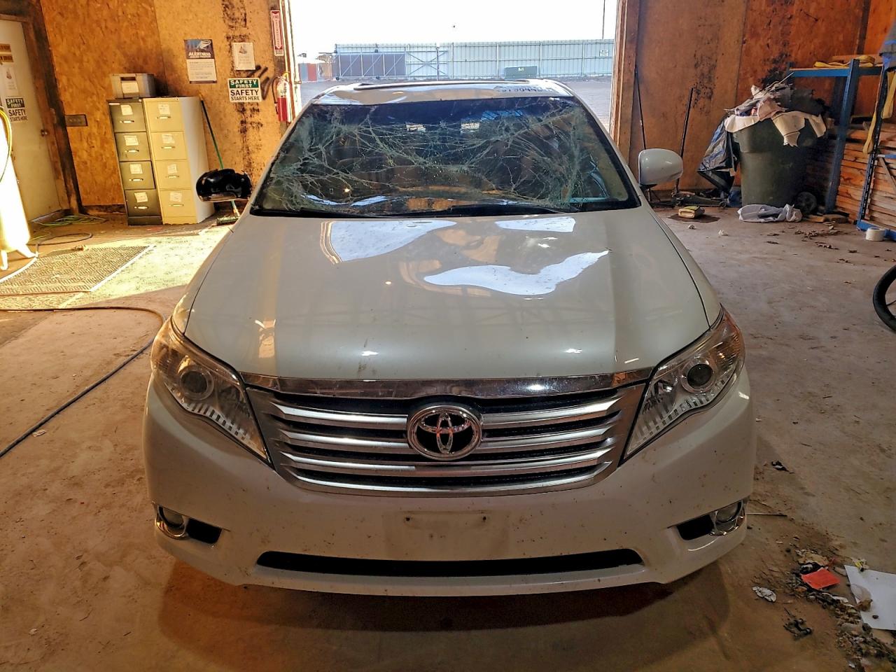 Toyota Avalon Base Image 4
