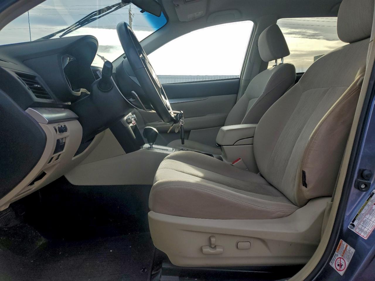 Subaru Outback 2.5i Premium Image 10