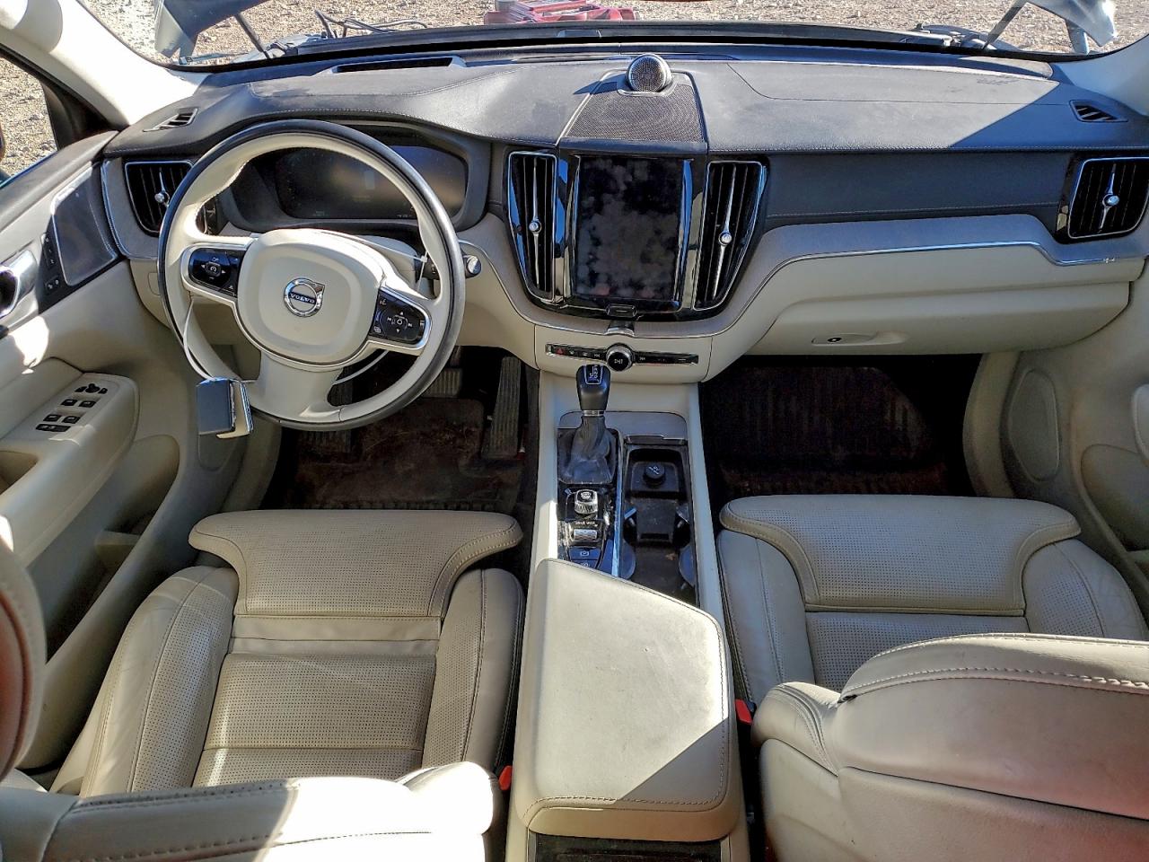 Volvo XC60 T6 Inscription Image 5